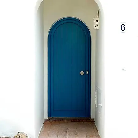 A Casa Da Porta Azul